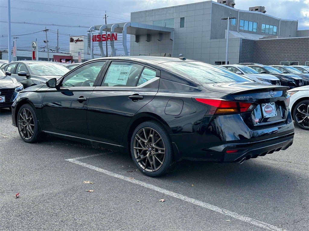 2025 Nissan Altima SR