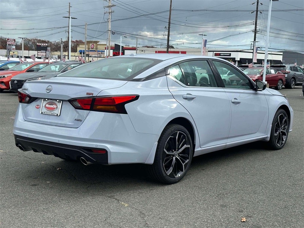 2025 Nissan Altima SR