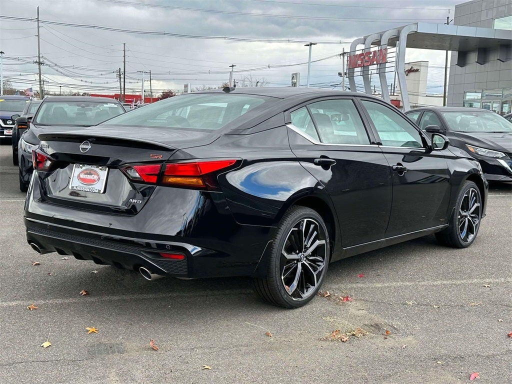 2025 Nissan Altima SR