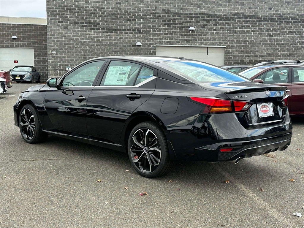 2025 Nissan Altima SR
