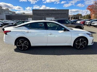 2025 Nissan Altima SR