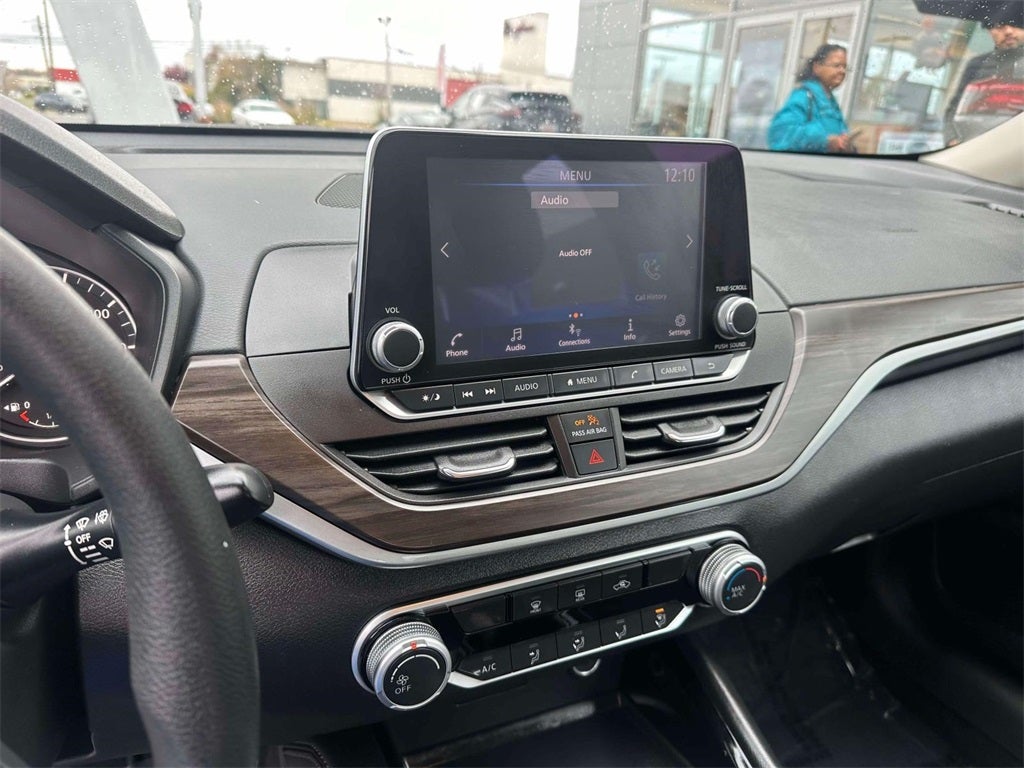 2023 Nissan Altima SV