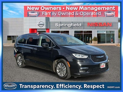 2023 Chrysler Pacifica Hybrid Touring L