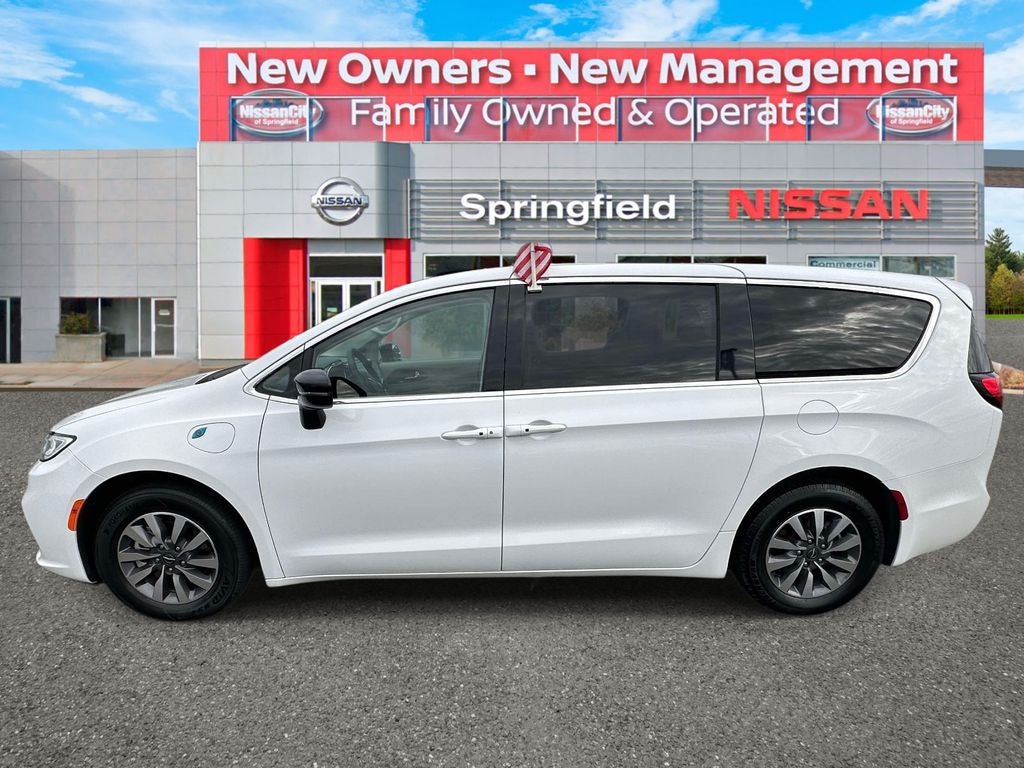 2024 Chrysler Pacifica Hybrid Select