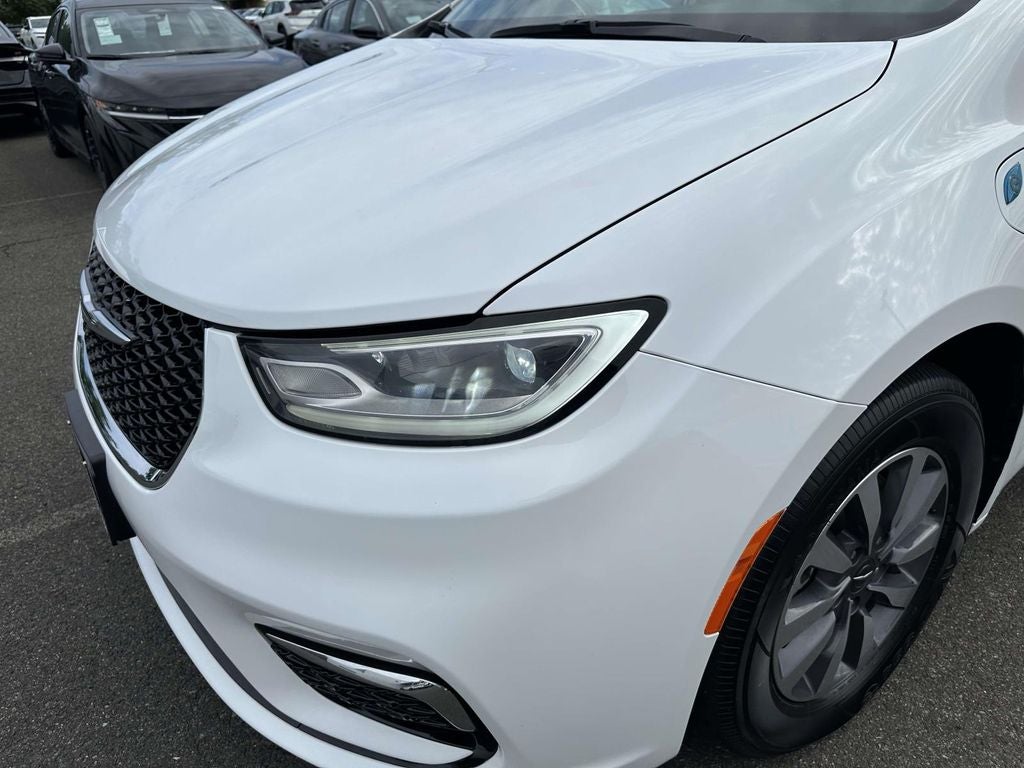 2024 Chrysler Pacifica Hybrid Select