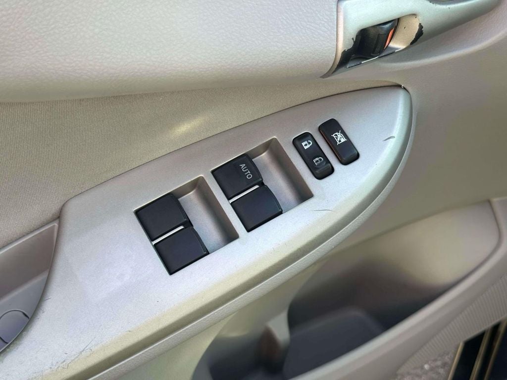2011 Toyota Corolla LE