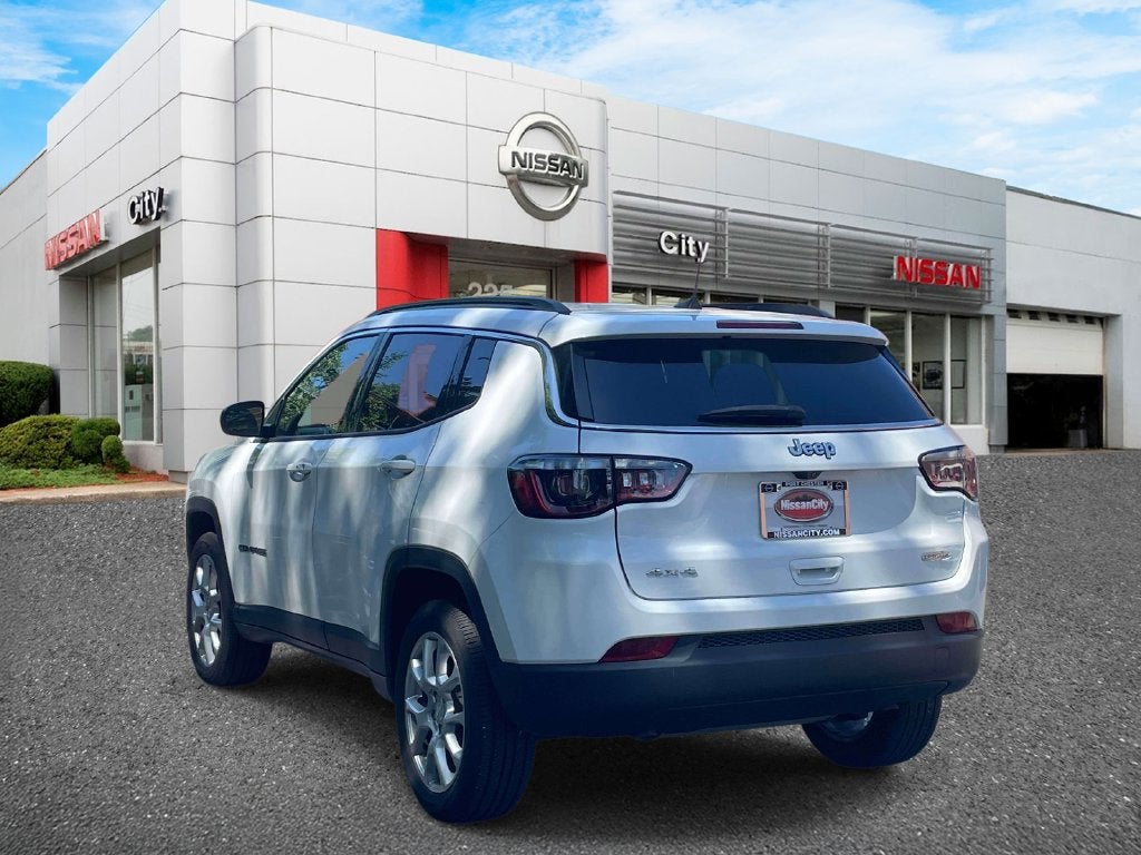 2023 Jeep Compass Latitude Lux