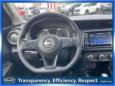 2025 Nissan Kicks Play S CERTIFIED