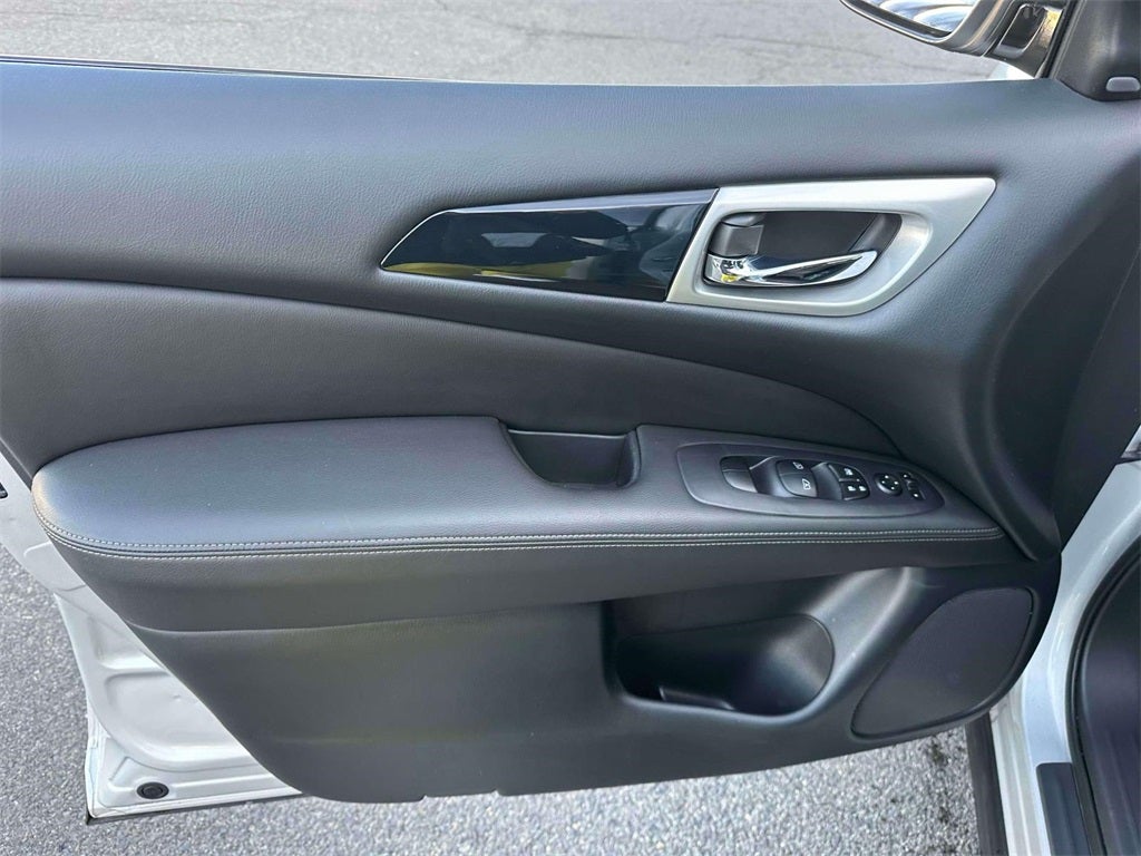 2019 Nissan Pathfinder SV