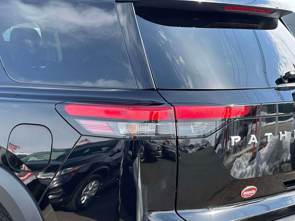 2025 Nissan Pathfinder S
