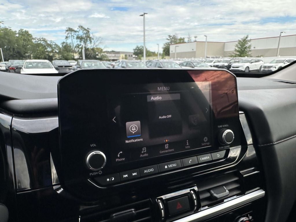 2025 Nissan Pathfinder SV