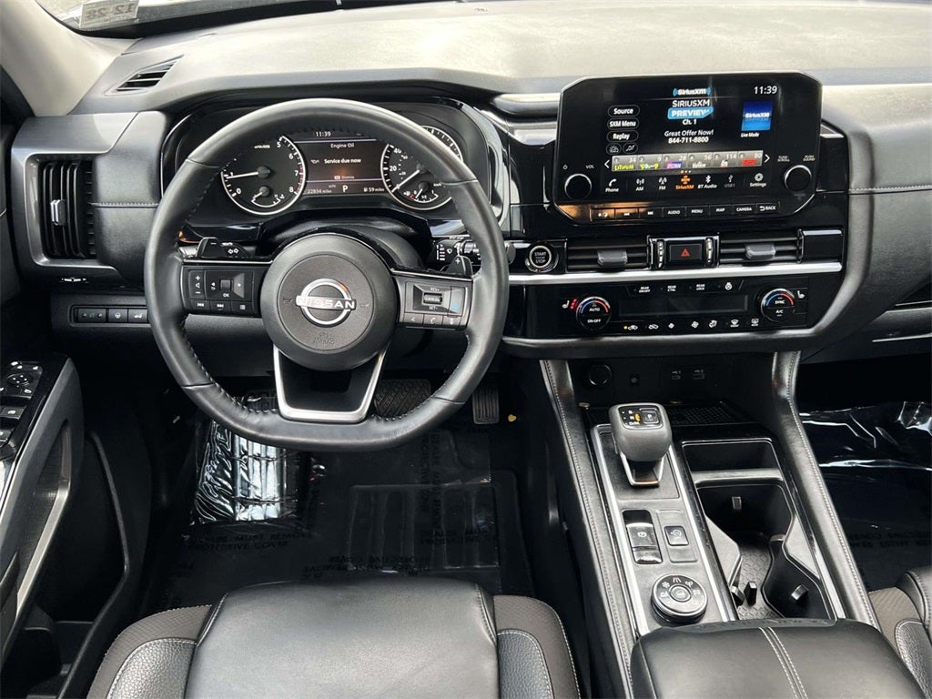 2024 Nissan Pathfinder SL