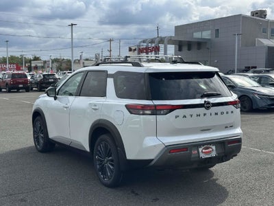 2026 Nissan Pathfinder SL