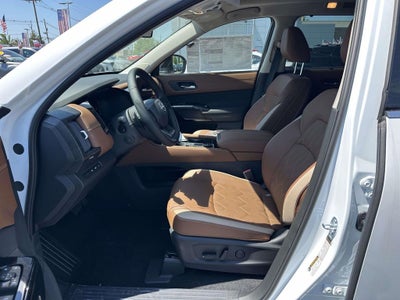 2026 Nissan Pathfinder Platinum