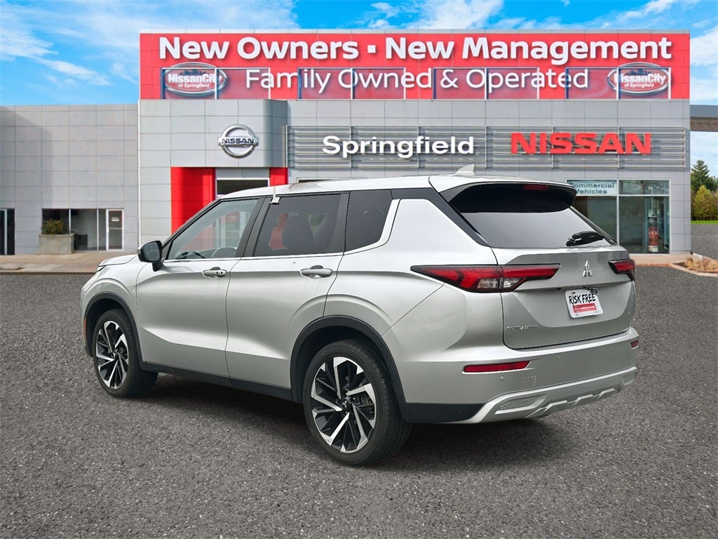 2023 Mitsubishi Outlander SE