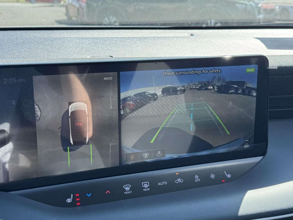 2026 Nissan LEAF Platinum+