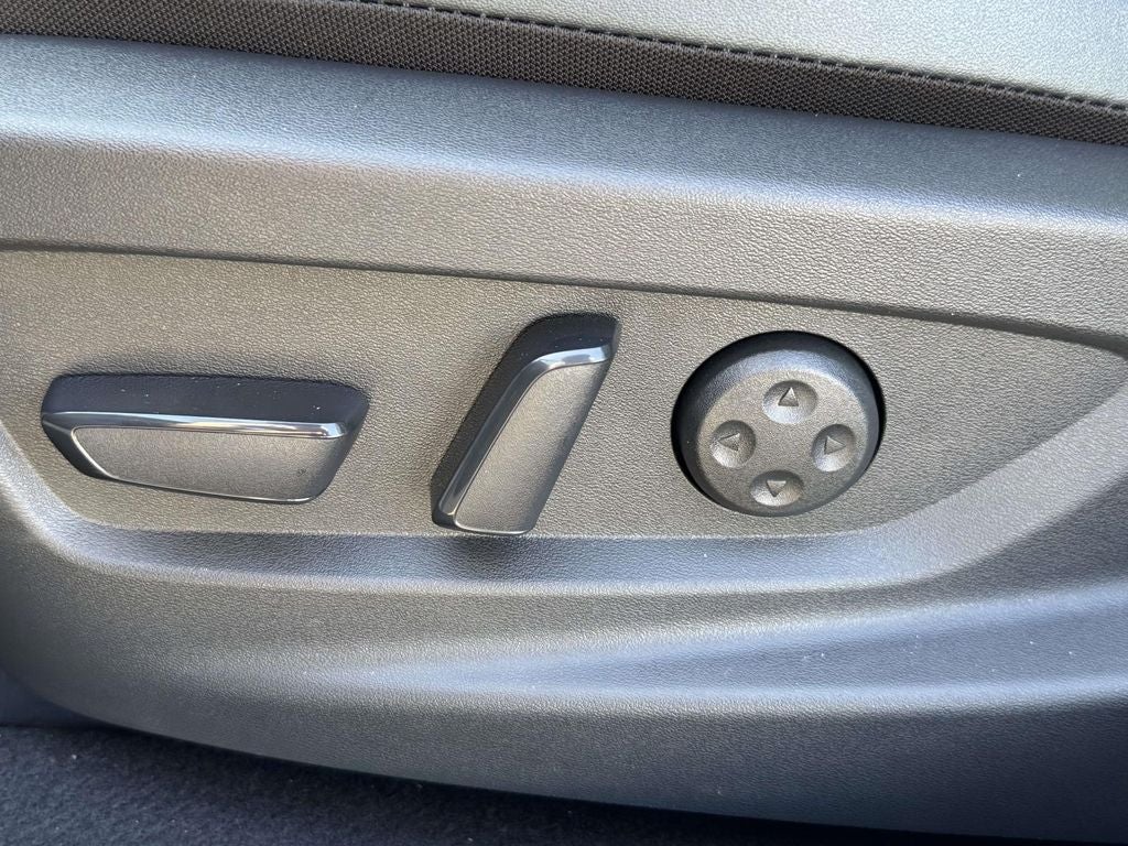 2026 Nissan LEAF Platinum+