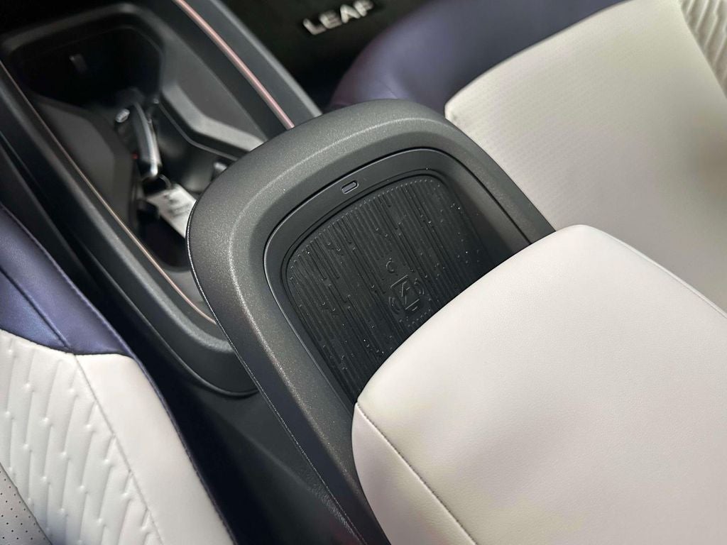 2026 Nissan LEAF Platinum+