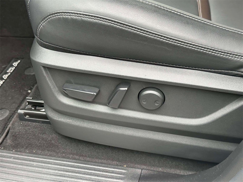 2025 Nissan Armada SL