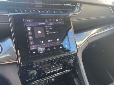 2023 Jeep Grand Cherokee Laredo 4x4