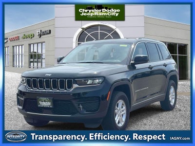 2023 Jeep Grand Cherokee Laredo 4x4