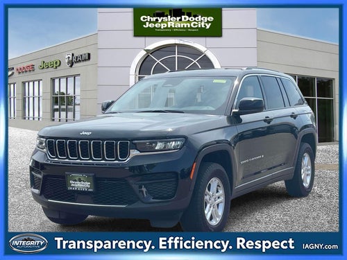 2023 Jeep Grand Cherokee Laredo 4x4