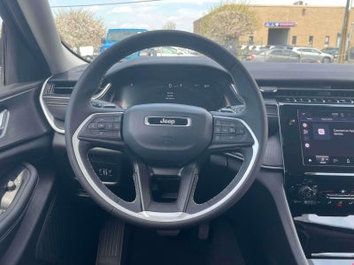 2023 Jeep Grand Cherokee Laredo 4x4