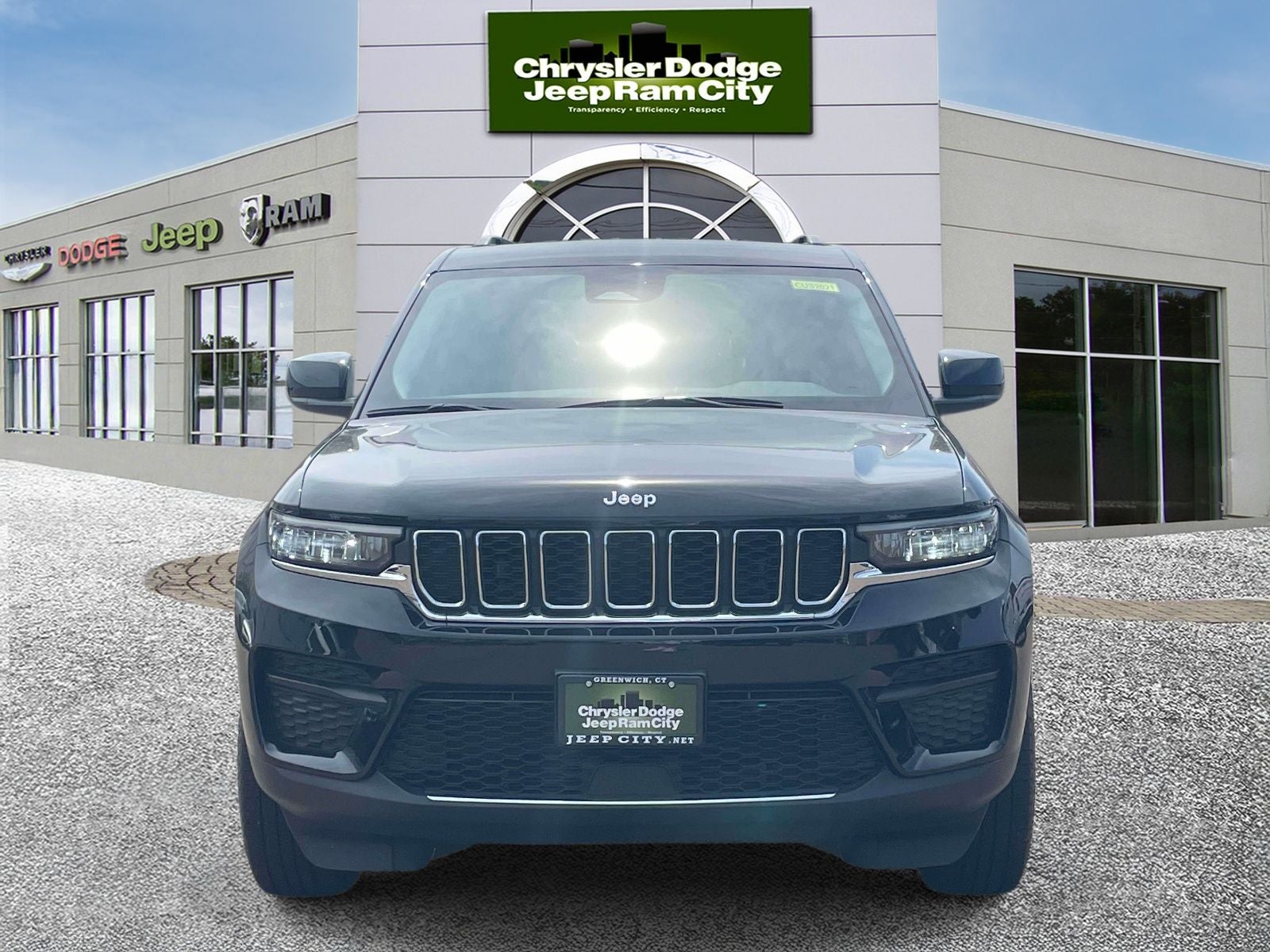 2023 Jeep Grand Cherokee Laredo 4x4
