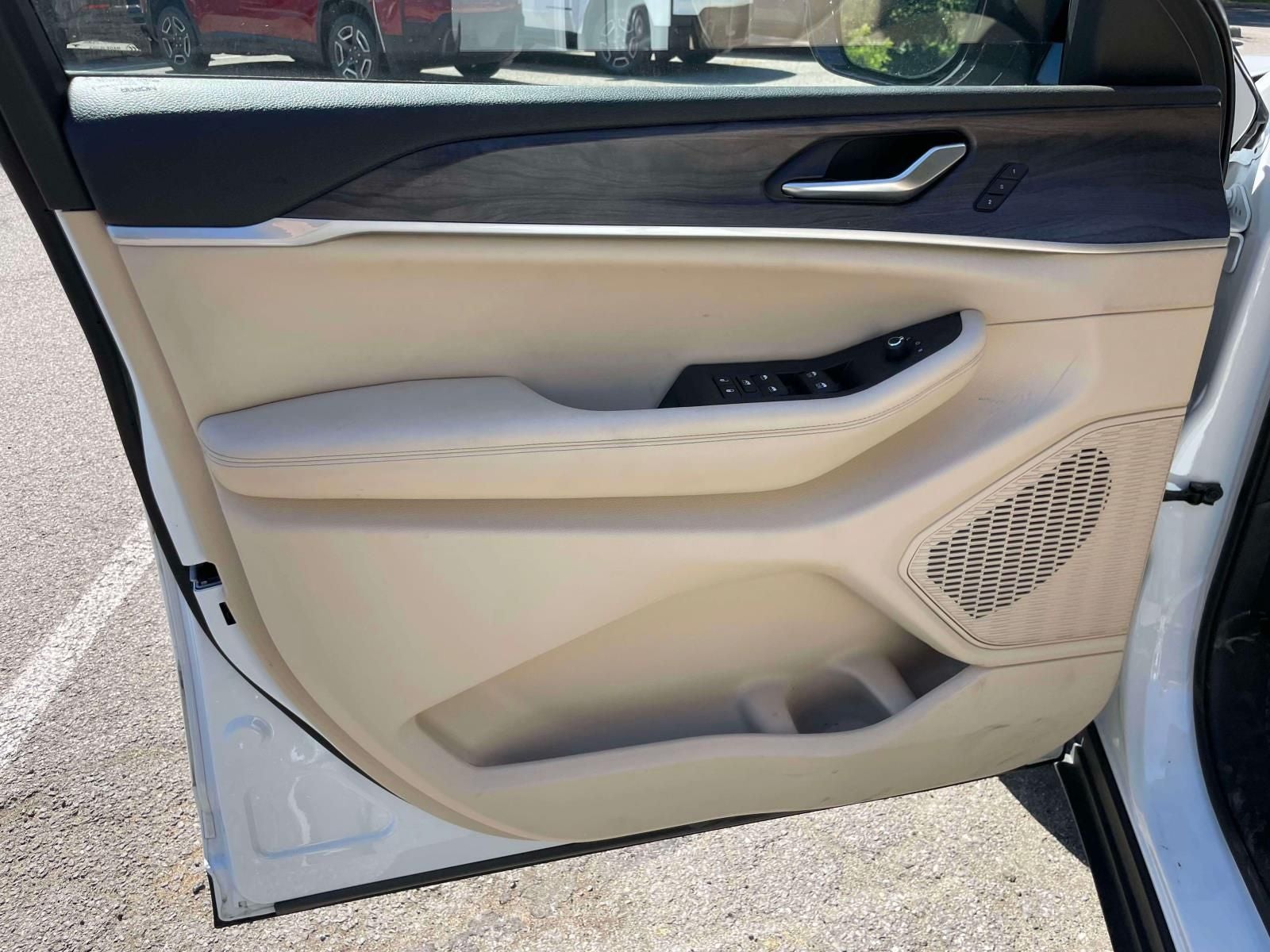 2023 Jeep Grand Cherokee L Limited 4x2