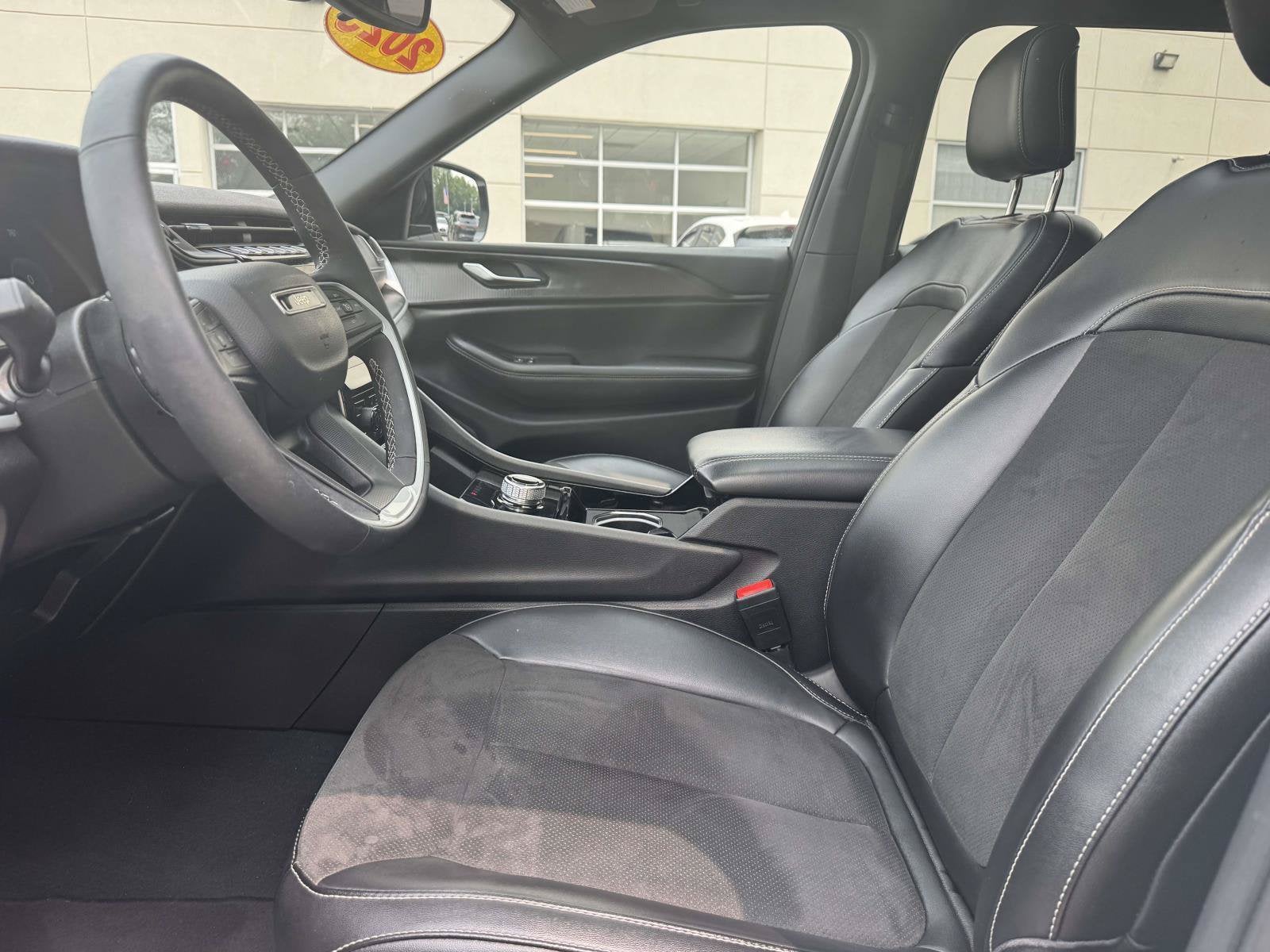 2023 Jeep Grand Cherokee L Altitude 4x4