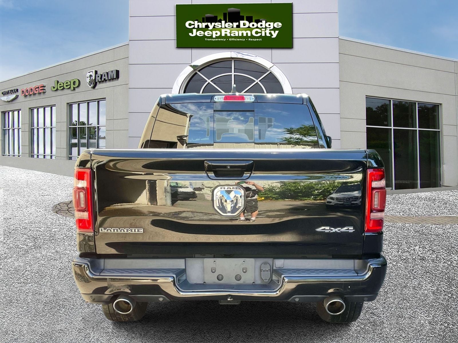 2023 RAM 1500 Laramie Crew Cab 4x4 5'7' Box