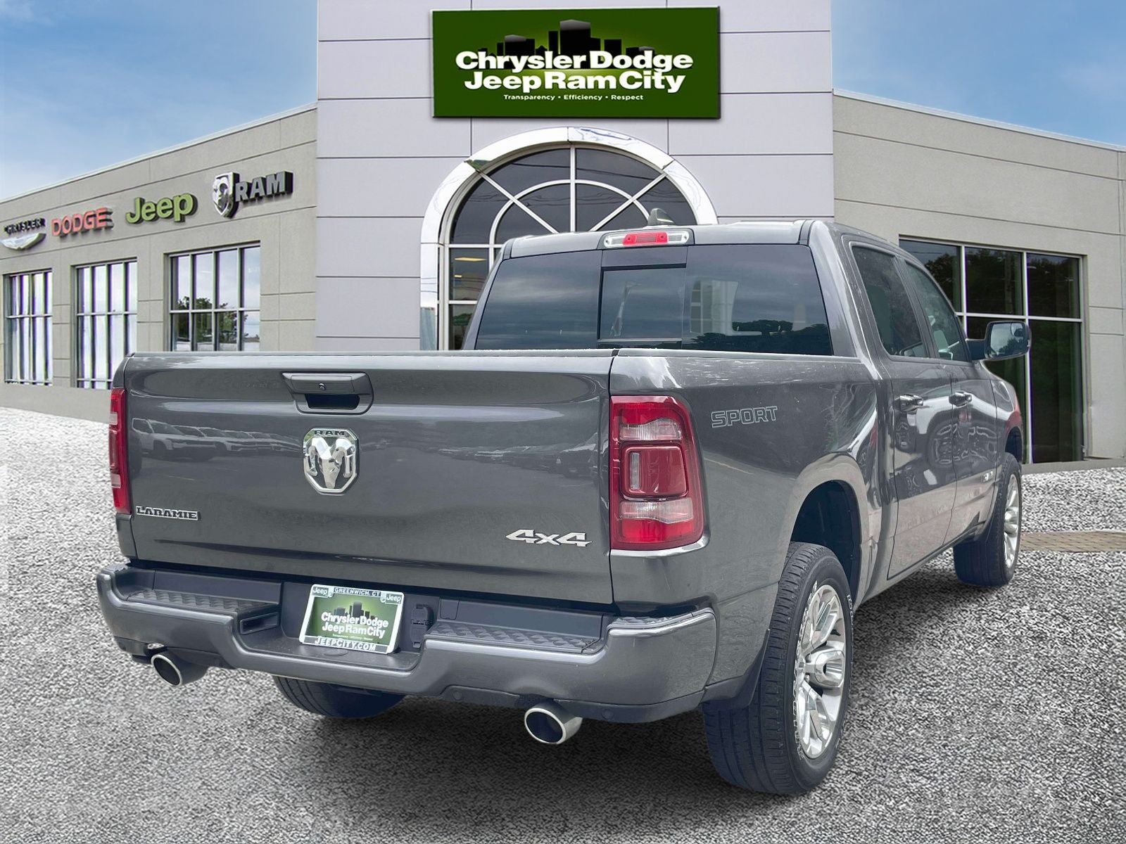 2023 RAM 1500 Laramie Crew Cab 4x4 5'7' Box