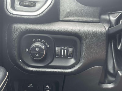 2023 RAM 1500 Laramie Crew Cab 4x4 5'7' Box