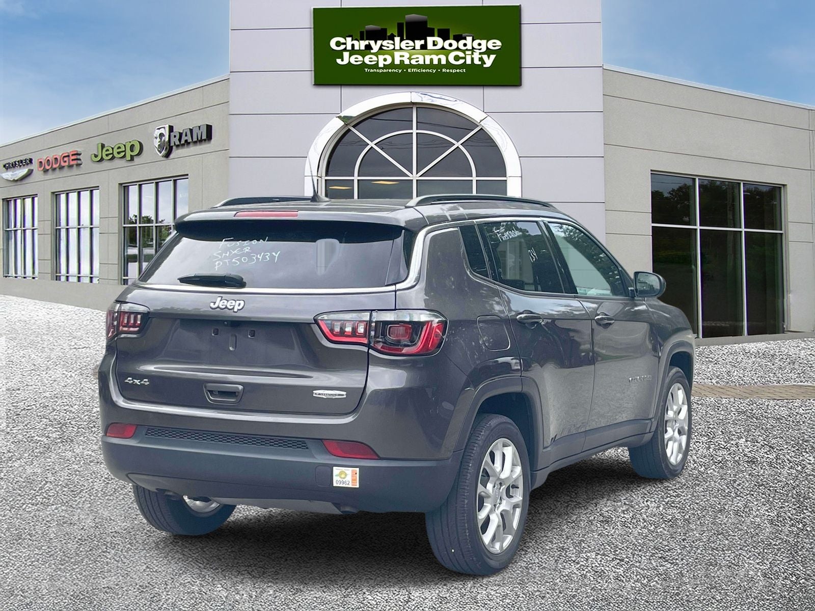 2023 Jeep Compass Latitude Lux FWD