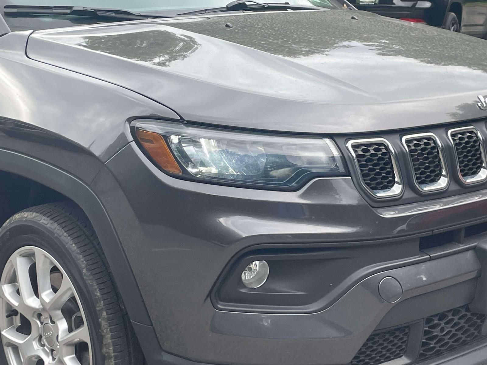 2023 Jeep Compass Latitude Lux FWD