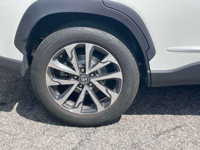 2024 Toyota Corolla Cross XLE