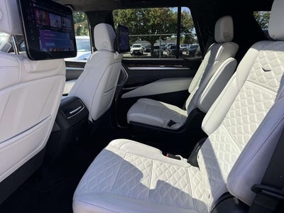 2025 Cadillac Escalade Sport Platinum