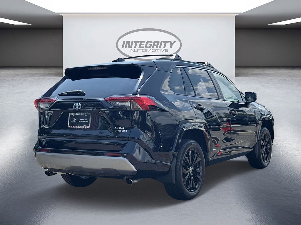 2022 Toyota RAV4 Hybrid SE
