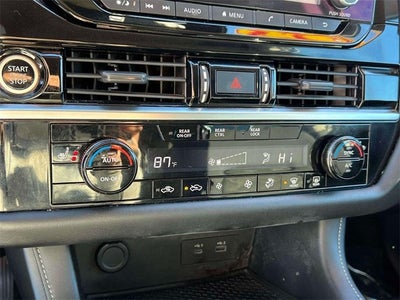 2023 Nissan Pathfinder SV