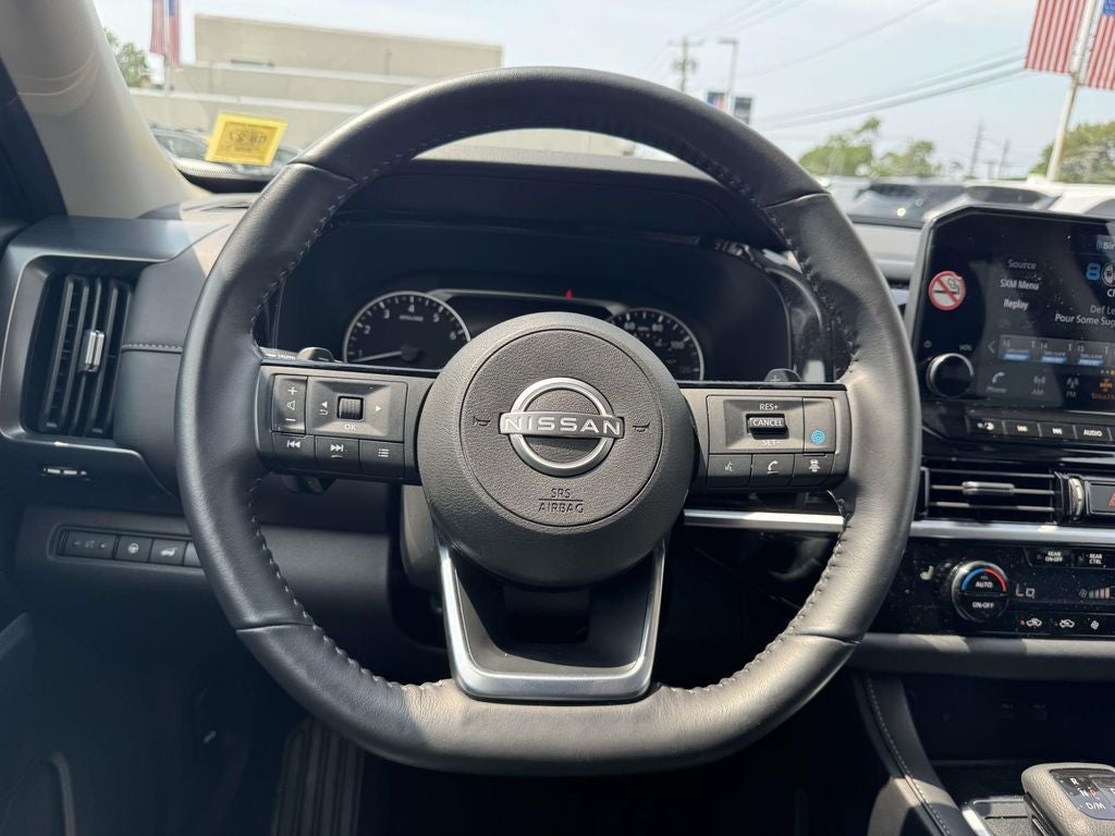 2025 Nissan Pathfinder SL