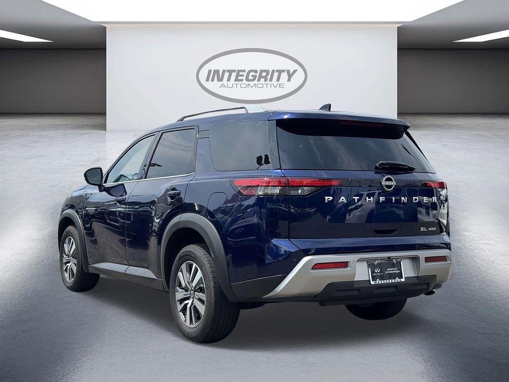 2025 Nissan Pathfinder SL