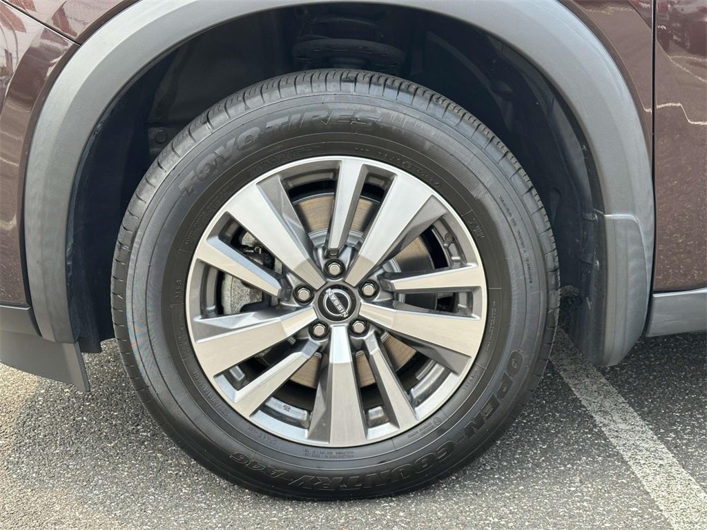 2022 Nissan Pathfinder SL