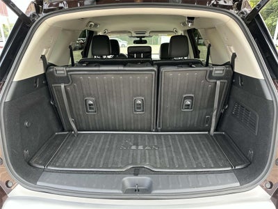 2022 Nissan Pathfinder SL