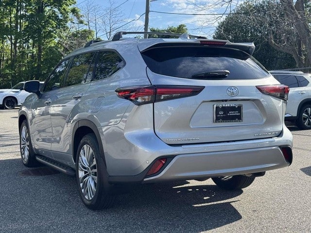 2025 Toyota Highlander Platinum