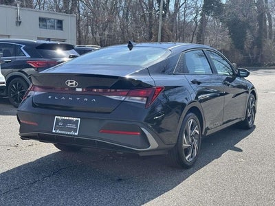 2025 Hyundai Elantra SEL Sport
