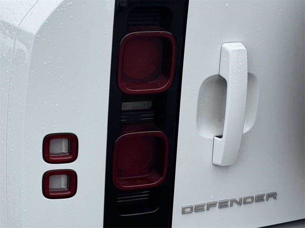 2024 Land Rover Defender 110 S