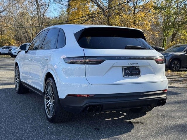 2023 Porsche Cayenne Platinum Edition