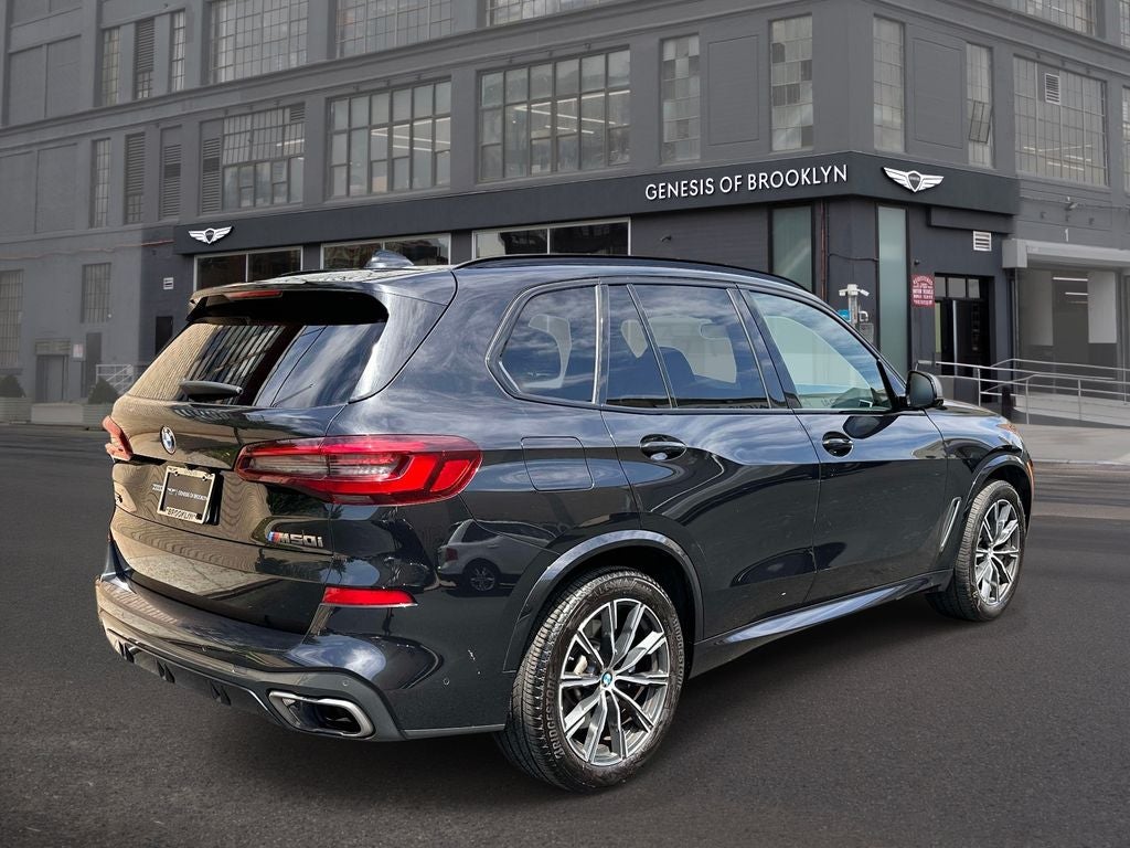 2022 BMW X5 M50i
