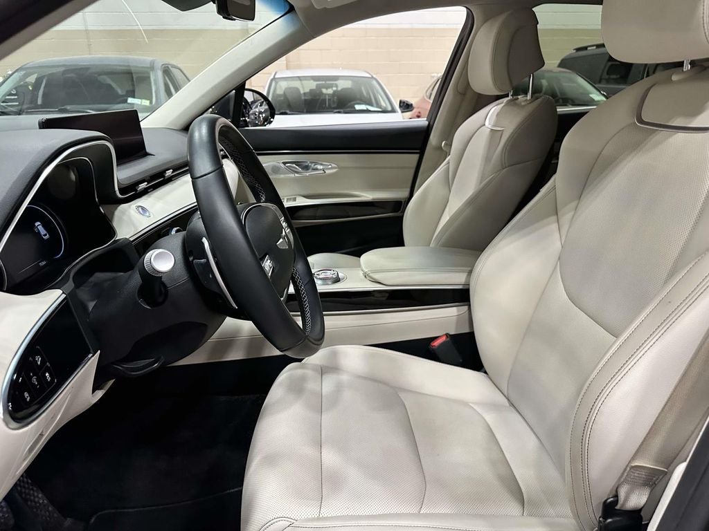 2023 Genesis GV70 2.5T