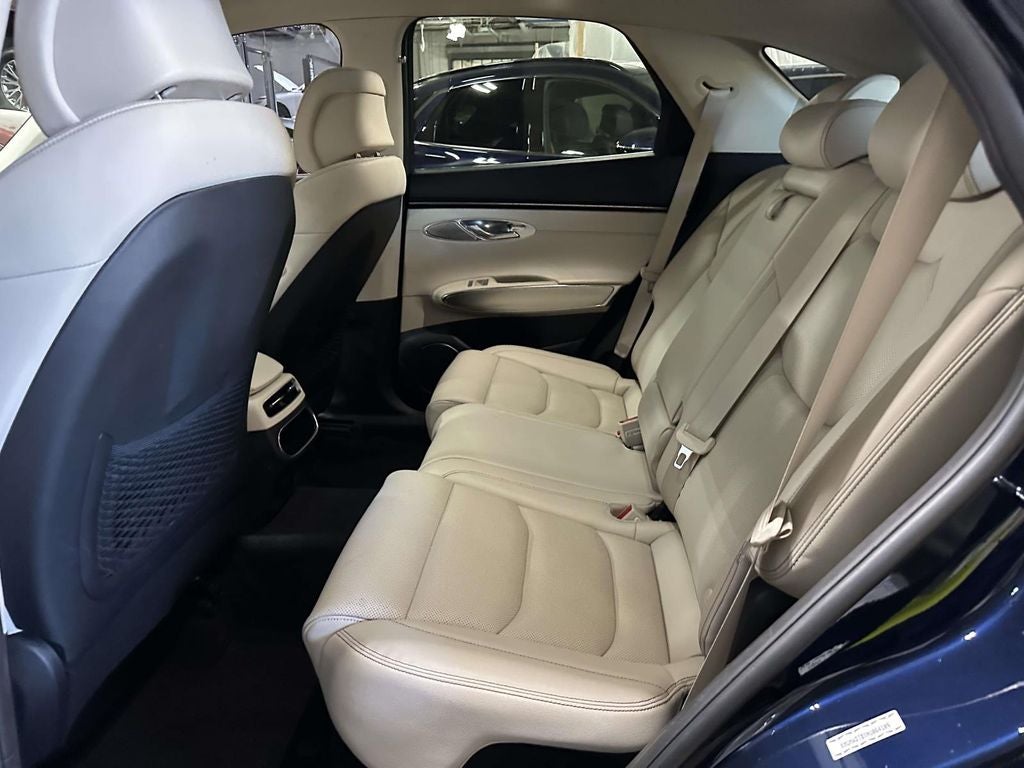 2022 Genesis GV70 2.5T Select